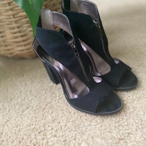 Bloch heeled sandals by Carlos Santana